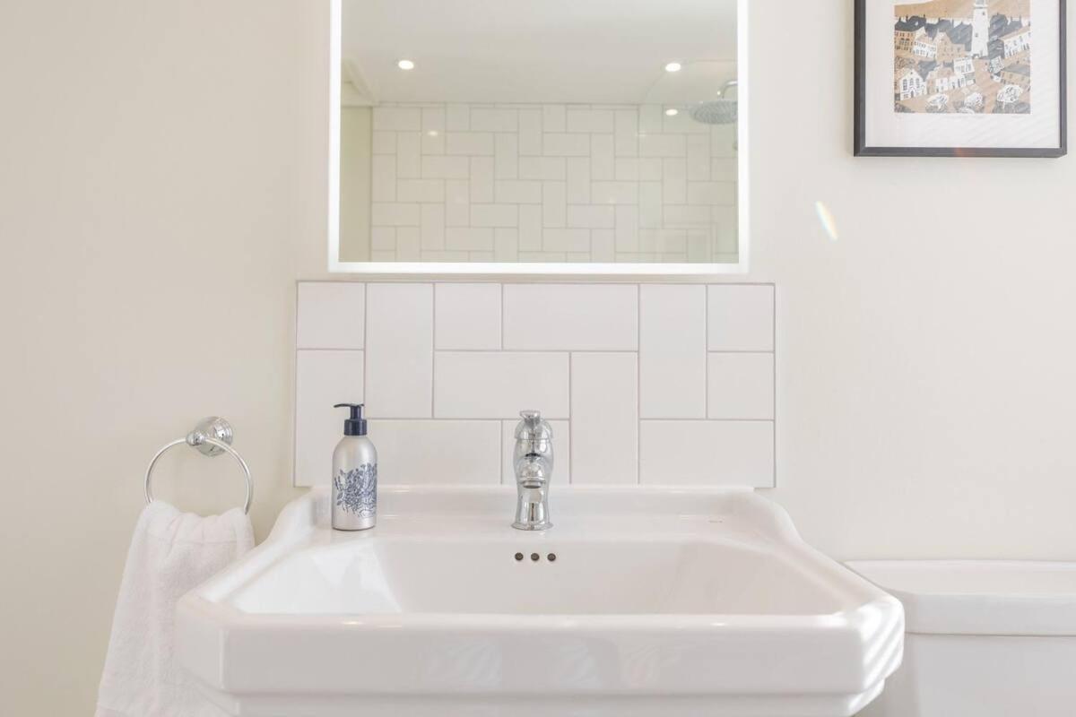 High View, Southwold High Street Apartment ภายนอก รูปภาพ